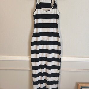 WOMENS LULULEMON REFRESH RACERBACK BLACK WHITE STRIPED MAXI DRESS SIZE 2 SOFT